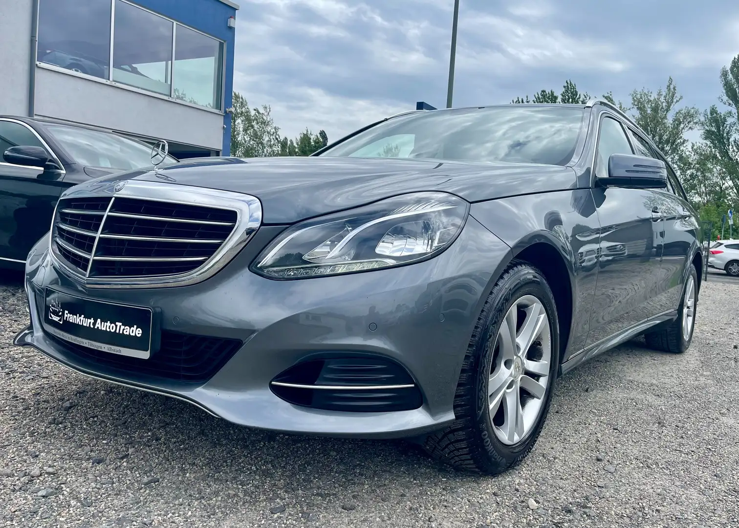 Mercedes-Benz E 200 E 200 T 7G-TRONIC* LED*Garantie*Elektr. Hecklappe Grau - 1