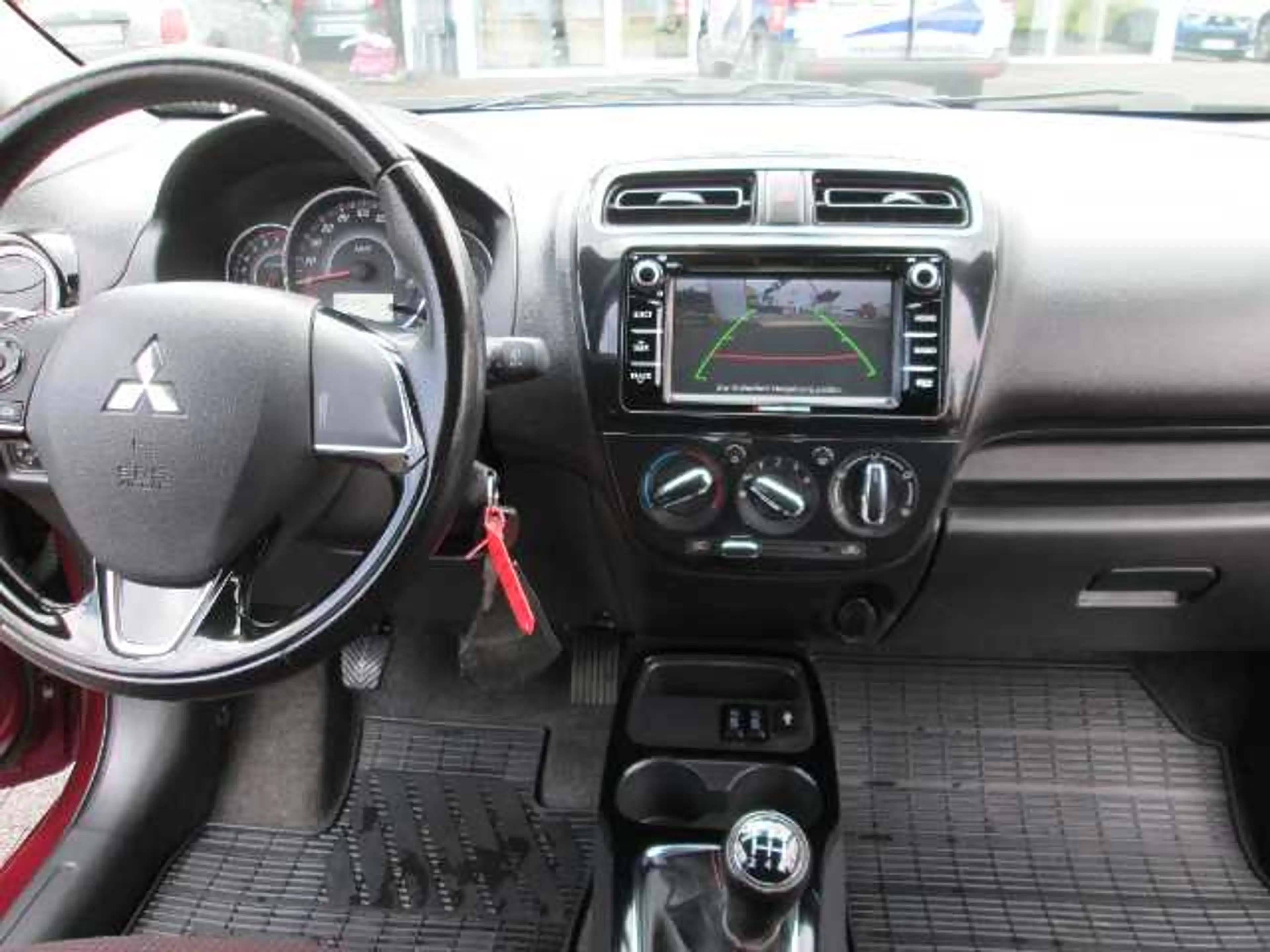 Mitsubishi Space Star Diamant+ 1.2 Navigation,Sitzheizung — photo 10