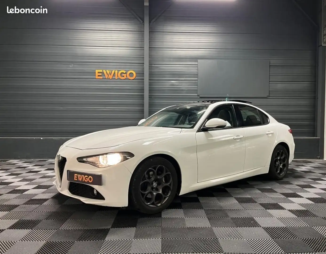 Alfa Romeo Giulia 2.2 JTDM 135 B-TECH TOIT OUVRANT + JANTES SPORT Weiß - 1