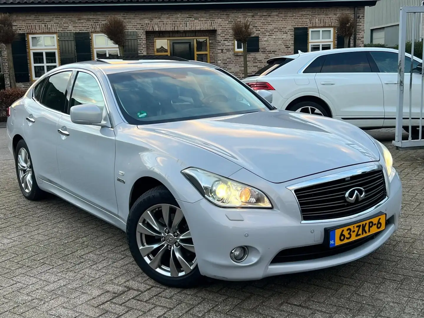 Infiniti M 35h GT Premium HYBRYDE FULL OPTIONS!! 482 Grijs - 1