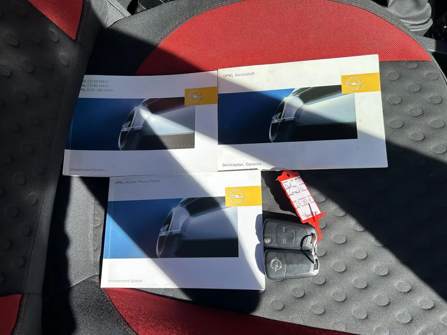 Opel Corsa 1.6-16V GSI Carplay/navi/airco/cruise control/zie Zwart - 2