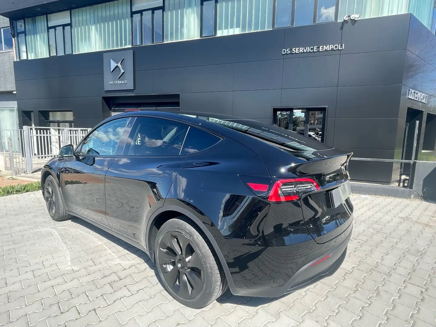Tesla Model Y RWD IVA ESPOSTA Standard Range Nero - 2