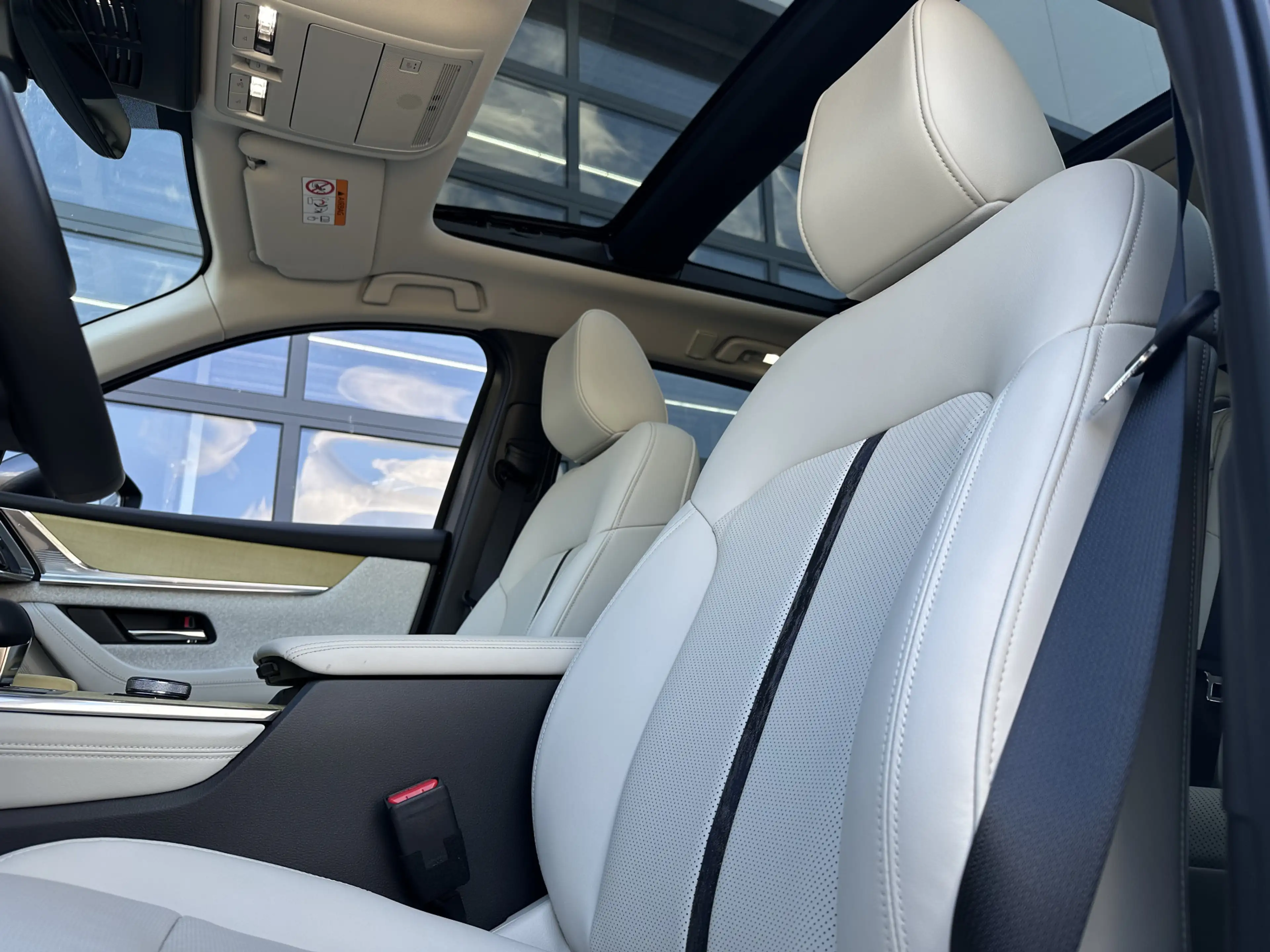 Mazda CX-60 2.5 e-SkyActiv PHEV Takumi Plus | TREKHAAK | PANO — photo 15