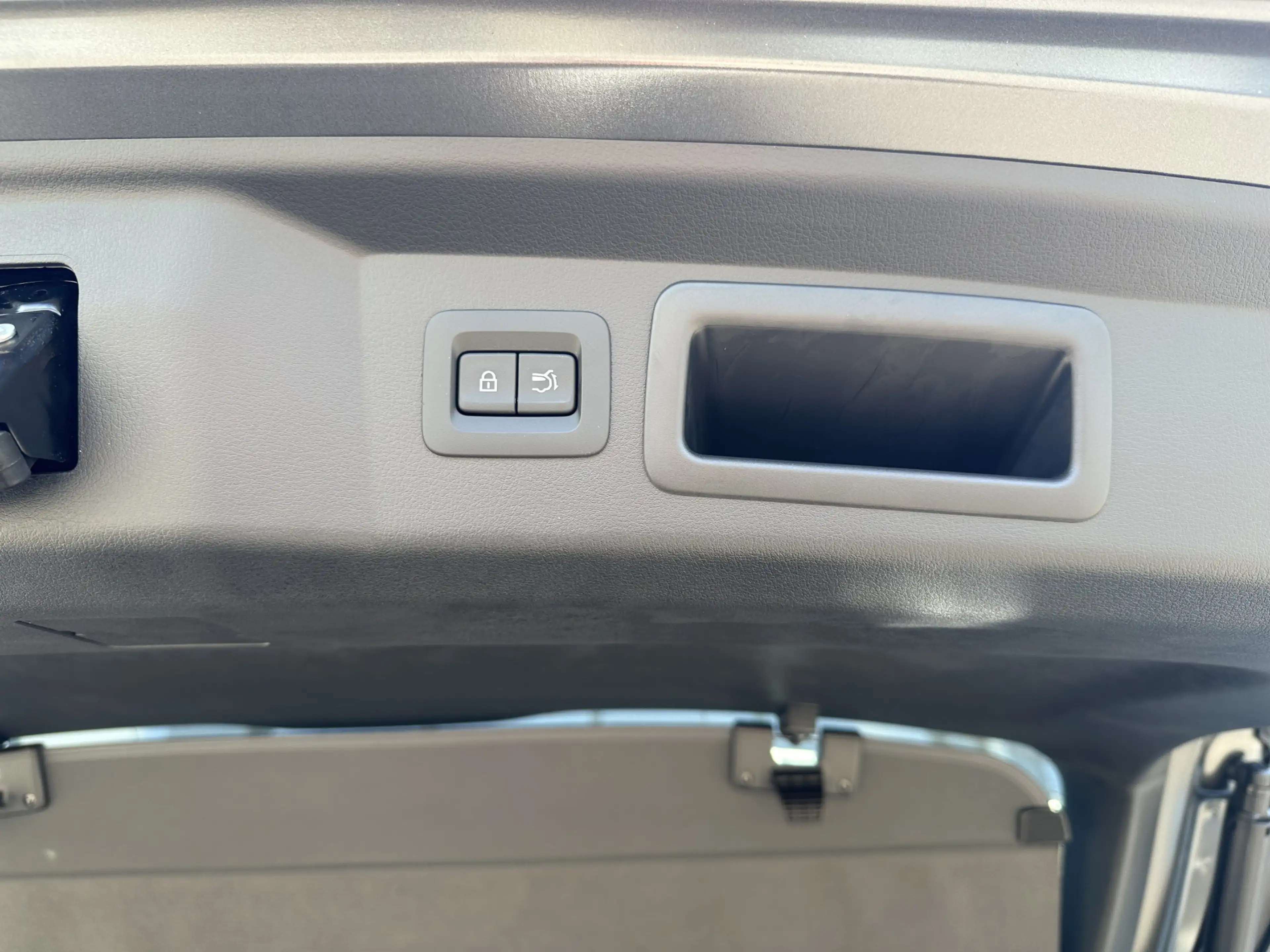 Mazda CX-60 2.5 e-SkyActiv PHEV Takumi Plus | TREKHAAK | PANO — photo 12