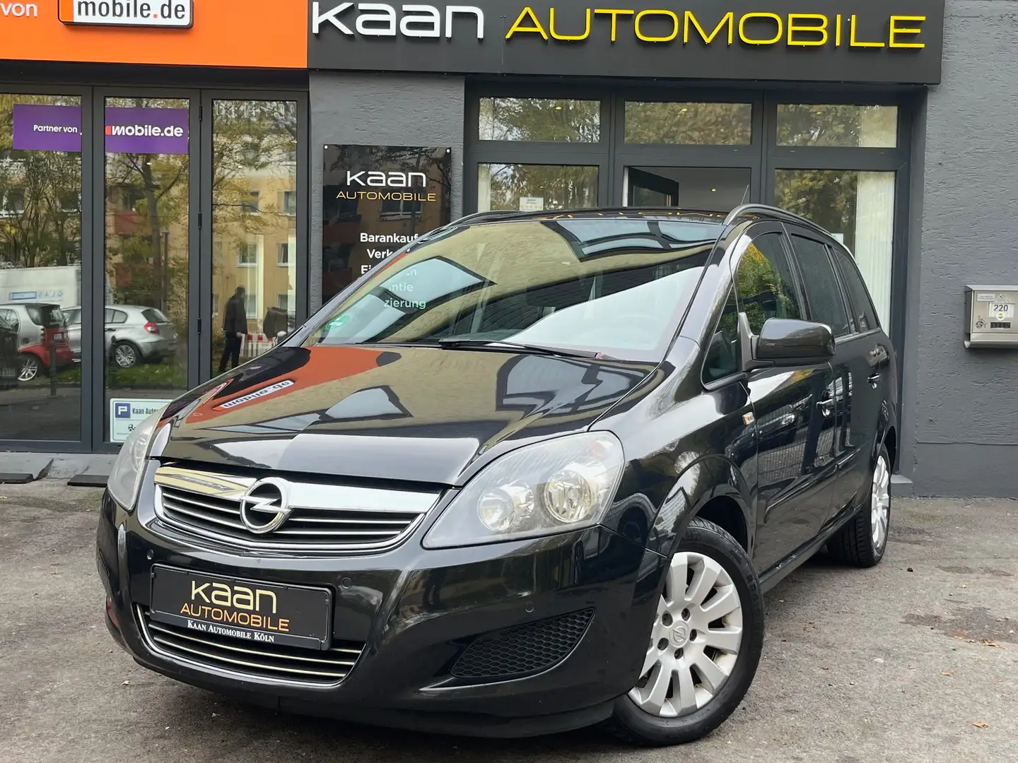 Opel Zafira 1.8 Family/7-SITZER/SHZ/KLIMA/RADIO/TEMPO Schwarz - 1