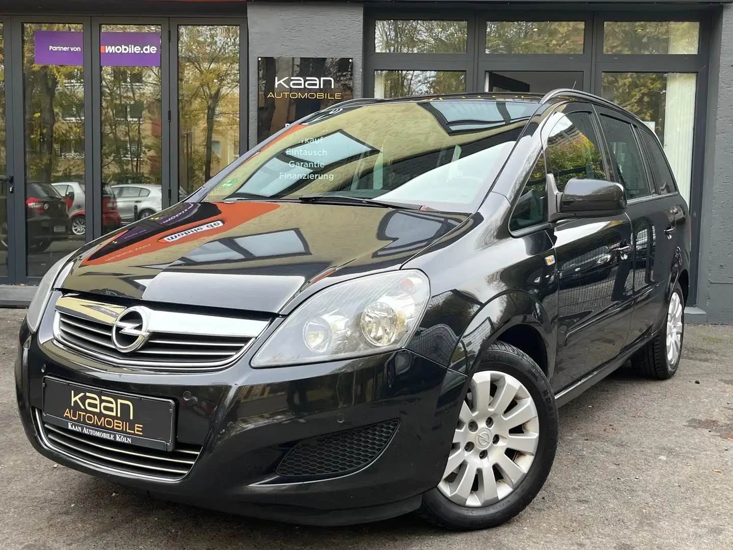 Opel Zafira 1.8 Family/7-SITZER/SHZ/KLIMA/RADIO/TEMPO Schwarz - 2