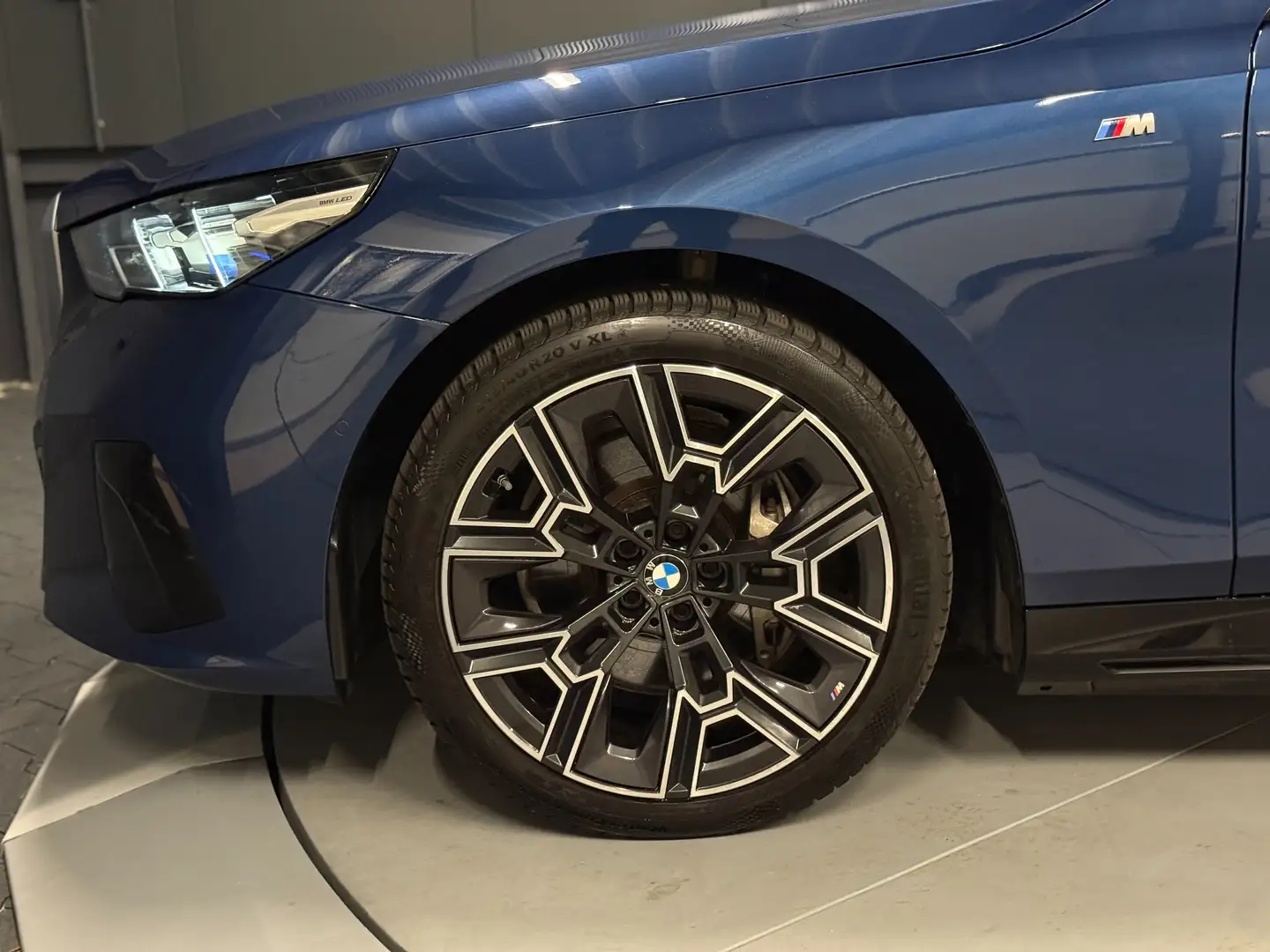 BMW i5 eDrive40 M-Sport*20Zoll*Innov.*Iconic Glow*H/K* Albastru - 2