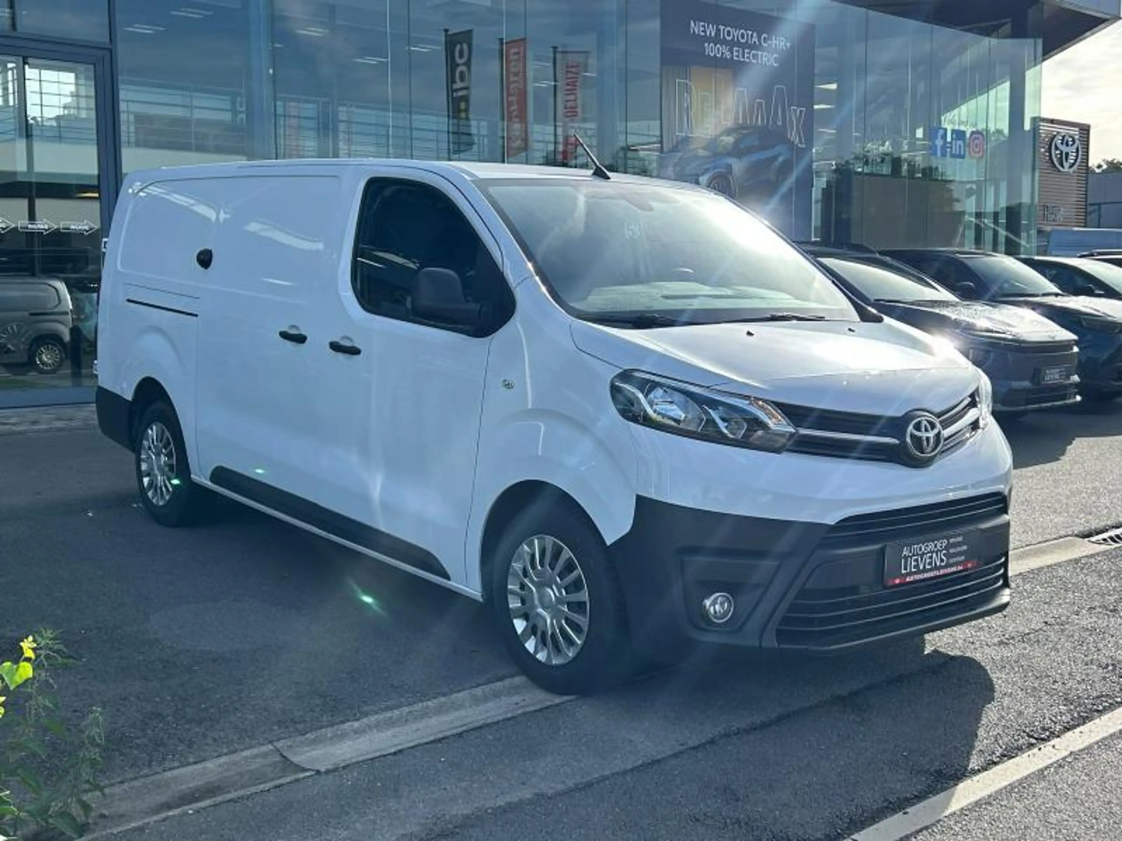 Toyota Proace 2.0D MT COMFORT — photo 3