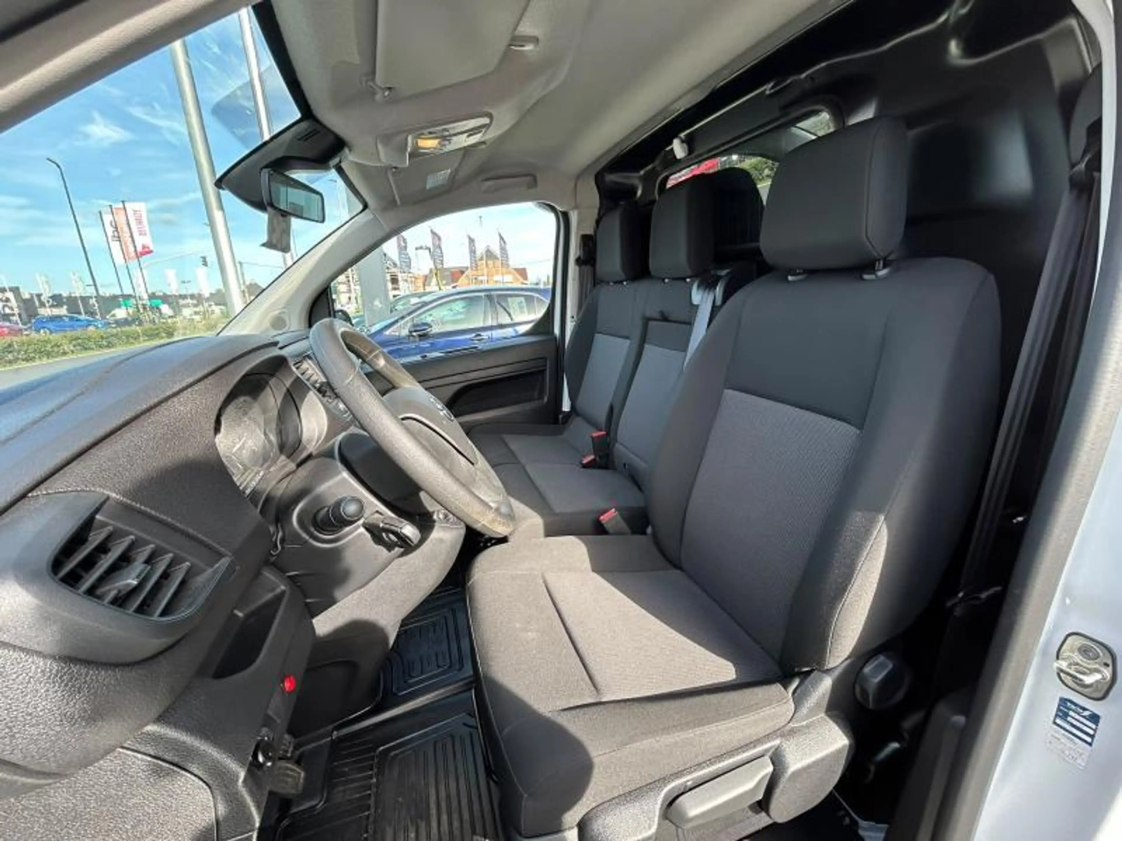 Toyota Proace 2.0D MT COMFORT — photo 7