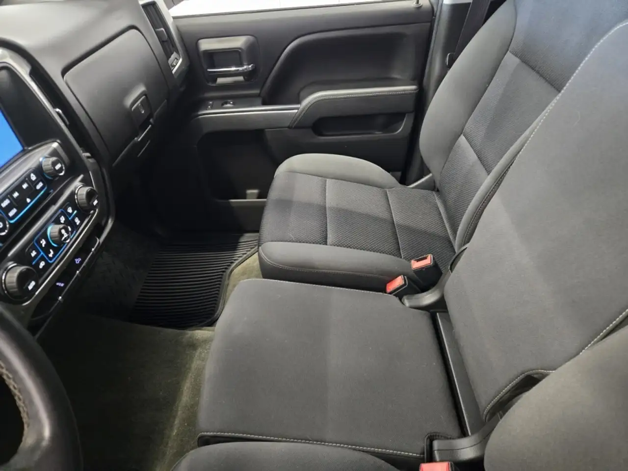 Chevrolet Silverado 1500 снимка Chevrolet Silverado 1500