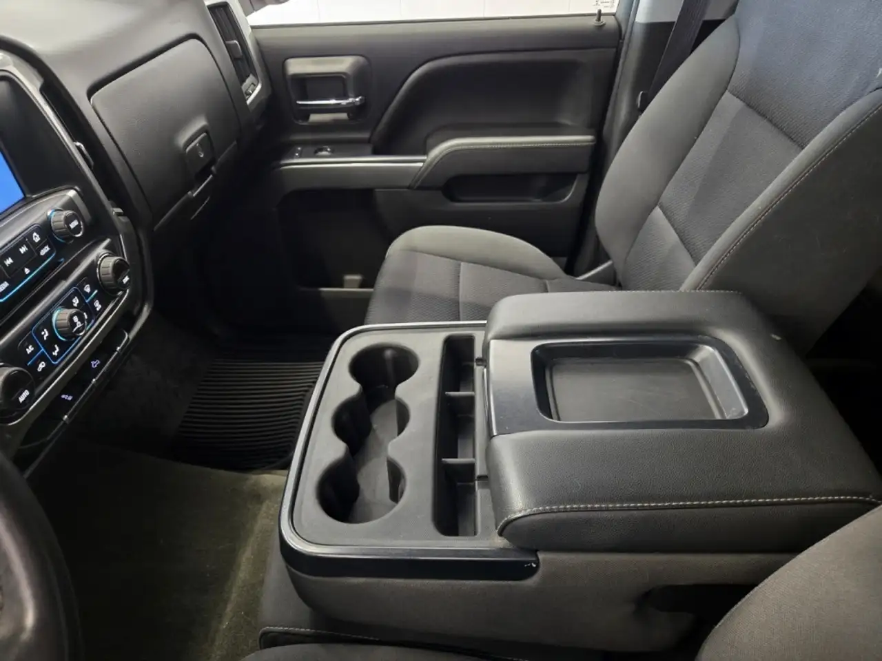 Chevrolet Silverado 1500 снимка Chevrolet Silverado 1500
