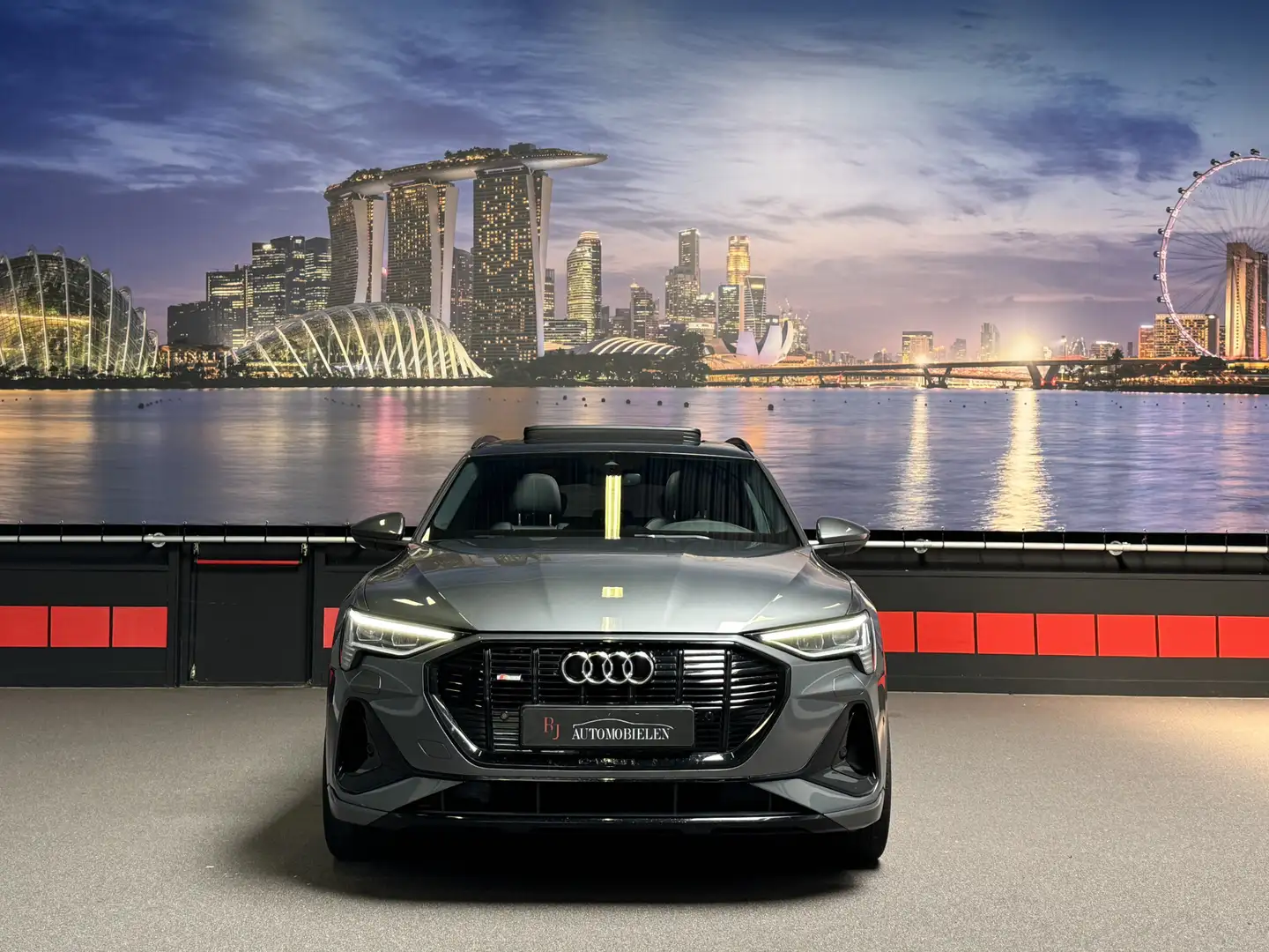 Audi e-tron e-tron 50 quattro 3x S-Line 71 kWh Luchtvering|Pan Grey - 2
