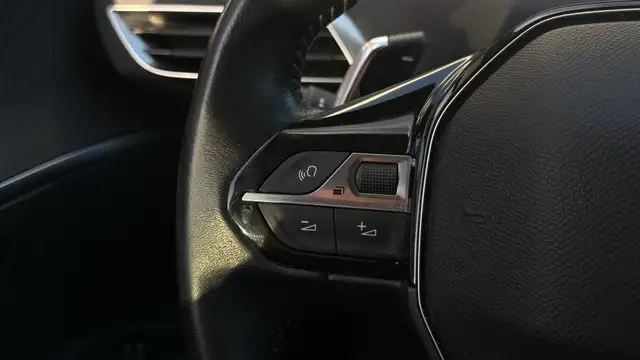 Peugeot 5008 view 12