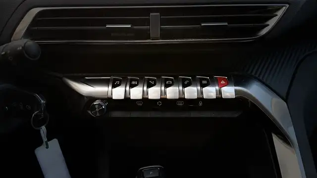 Peugeot 5008 view 14