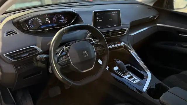 Peugeot 5008 view 9