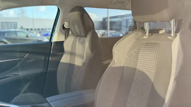 Peugeot 5008 view 8