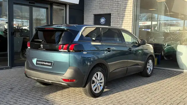 Peugeot 5008 view 6