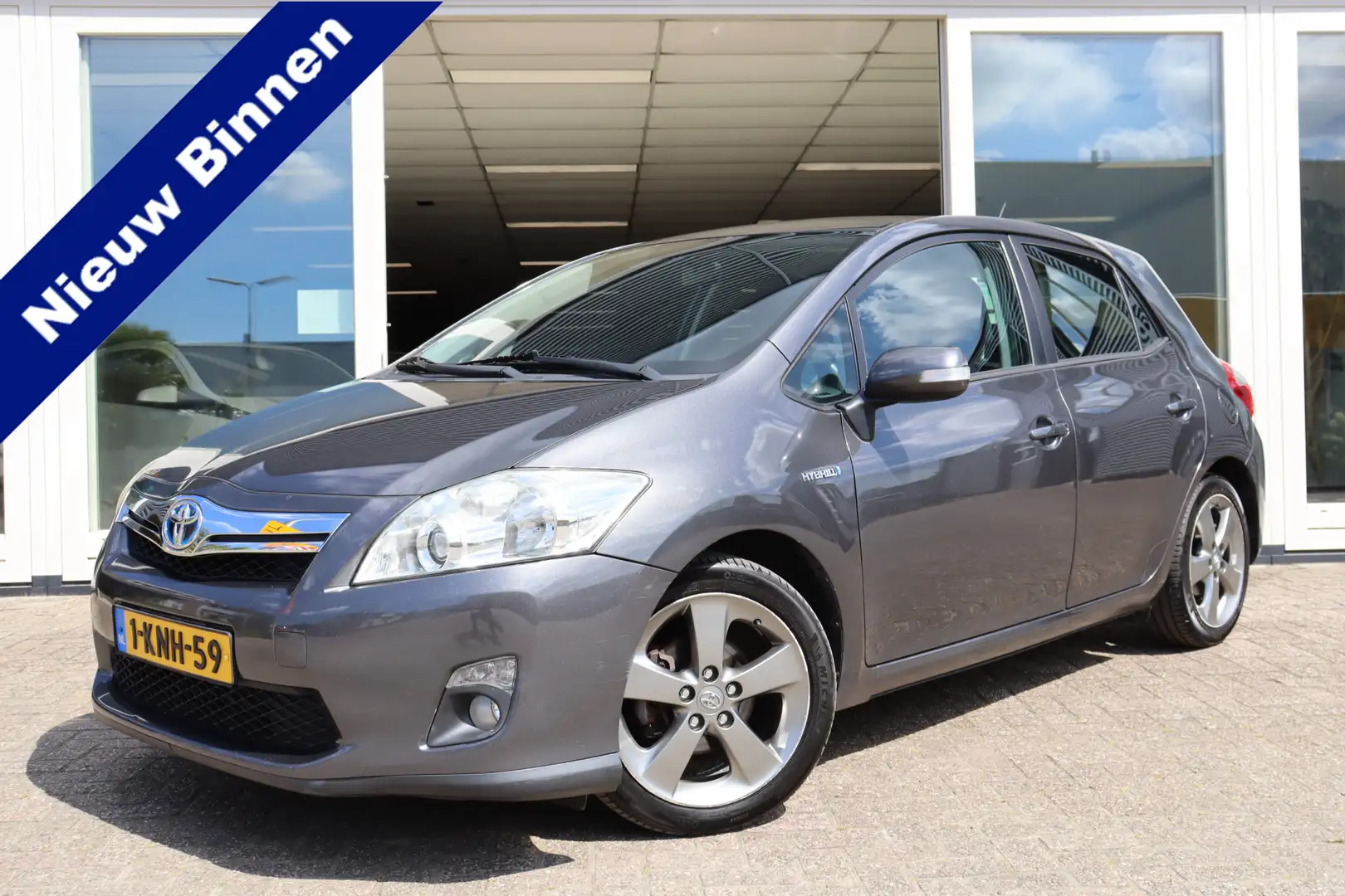 Toyota Auris 1.8 Full Hybrid Executive Business, Automaat, Crui Grijs - 1
