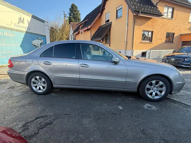 Mercedes-Benz E view 8