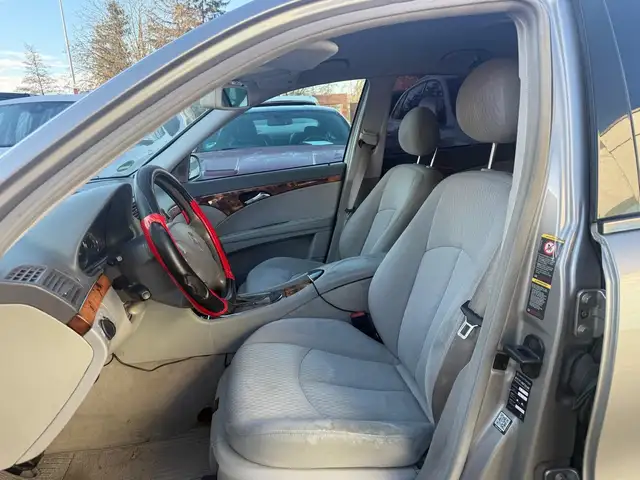 Mercedes-Benz E view 9