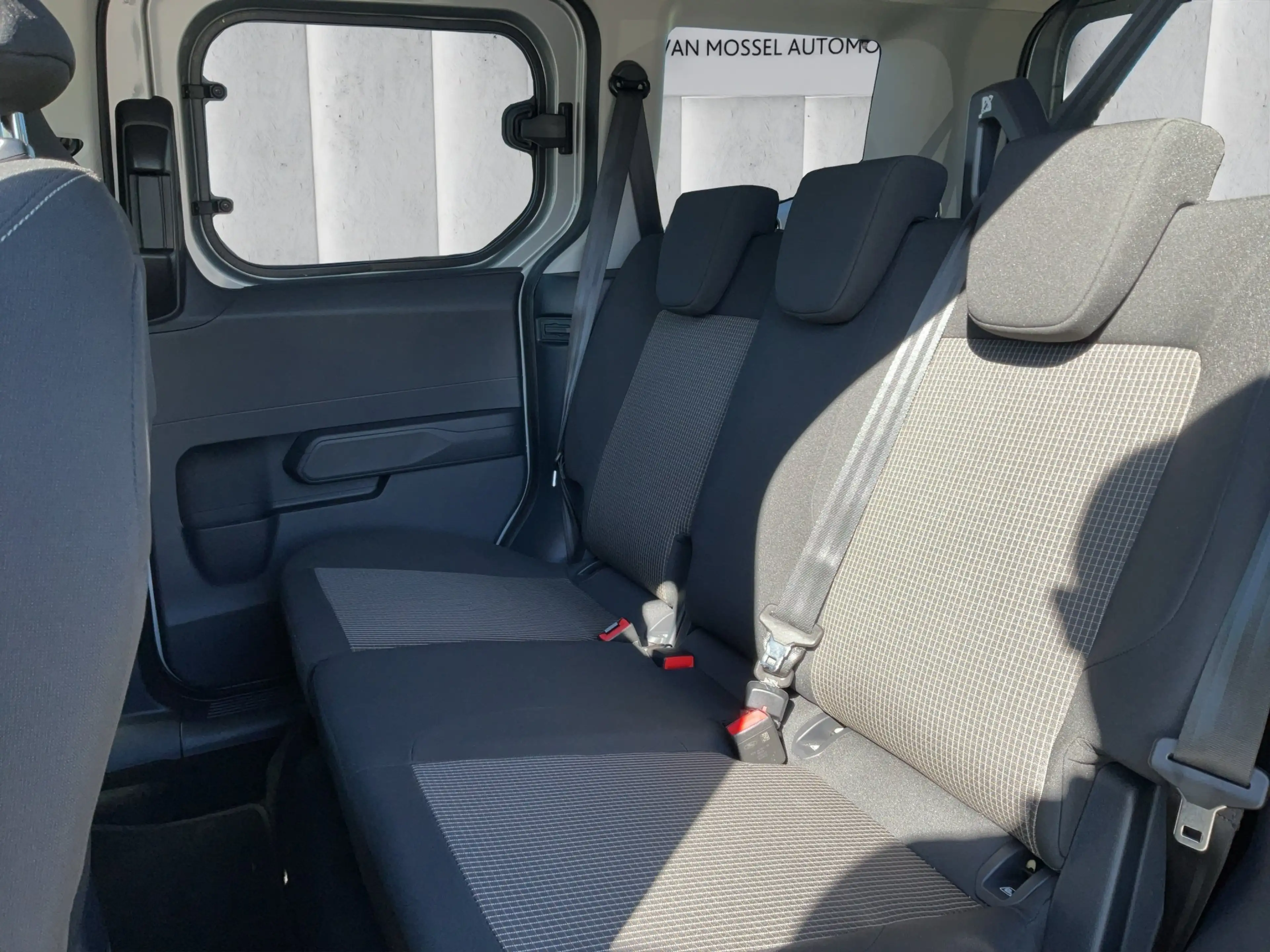 Ford Tourneo Courier Trend Aut.*AHK*NAVI*KAM*WINTER-PKT. — photo 11