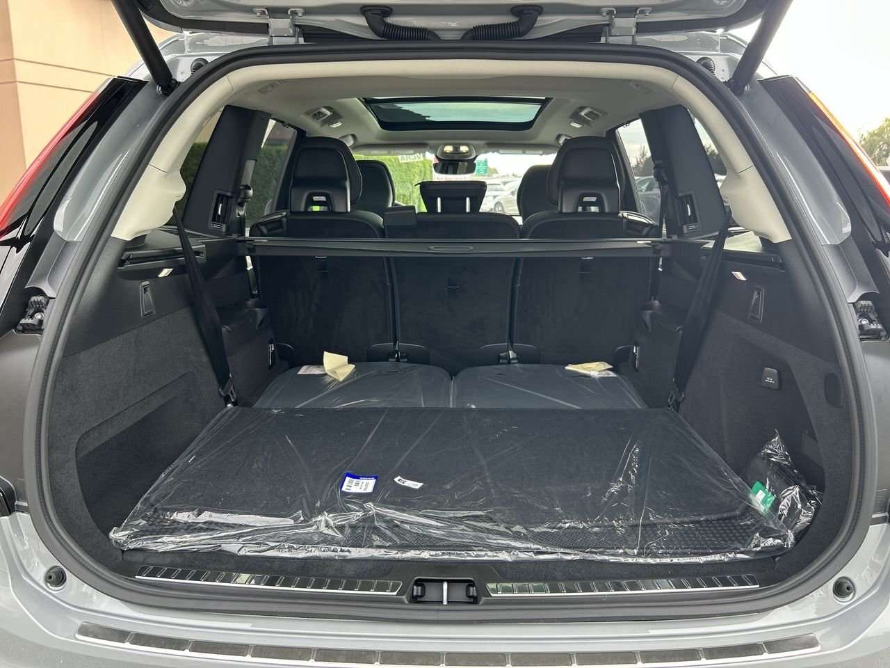2026 Volvo XC90 Ultra 7-Seater (Bright Theme) B&amp;W Sound | 22'' thumb 32