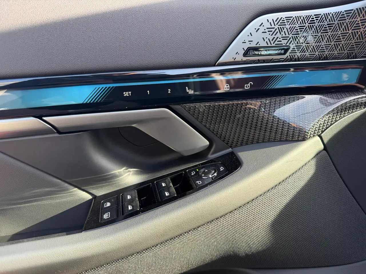 BMW 5 Series снимка BMW 5 Series
