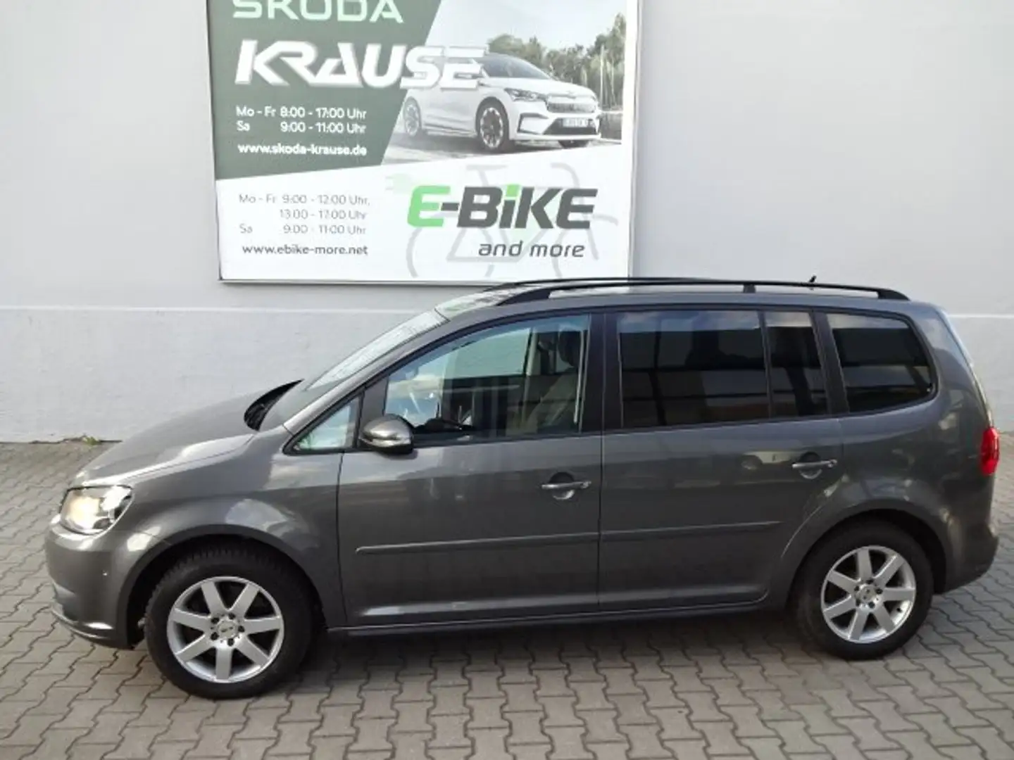 Volkswagen Touran Comfortline Gris - 1