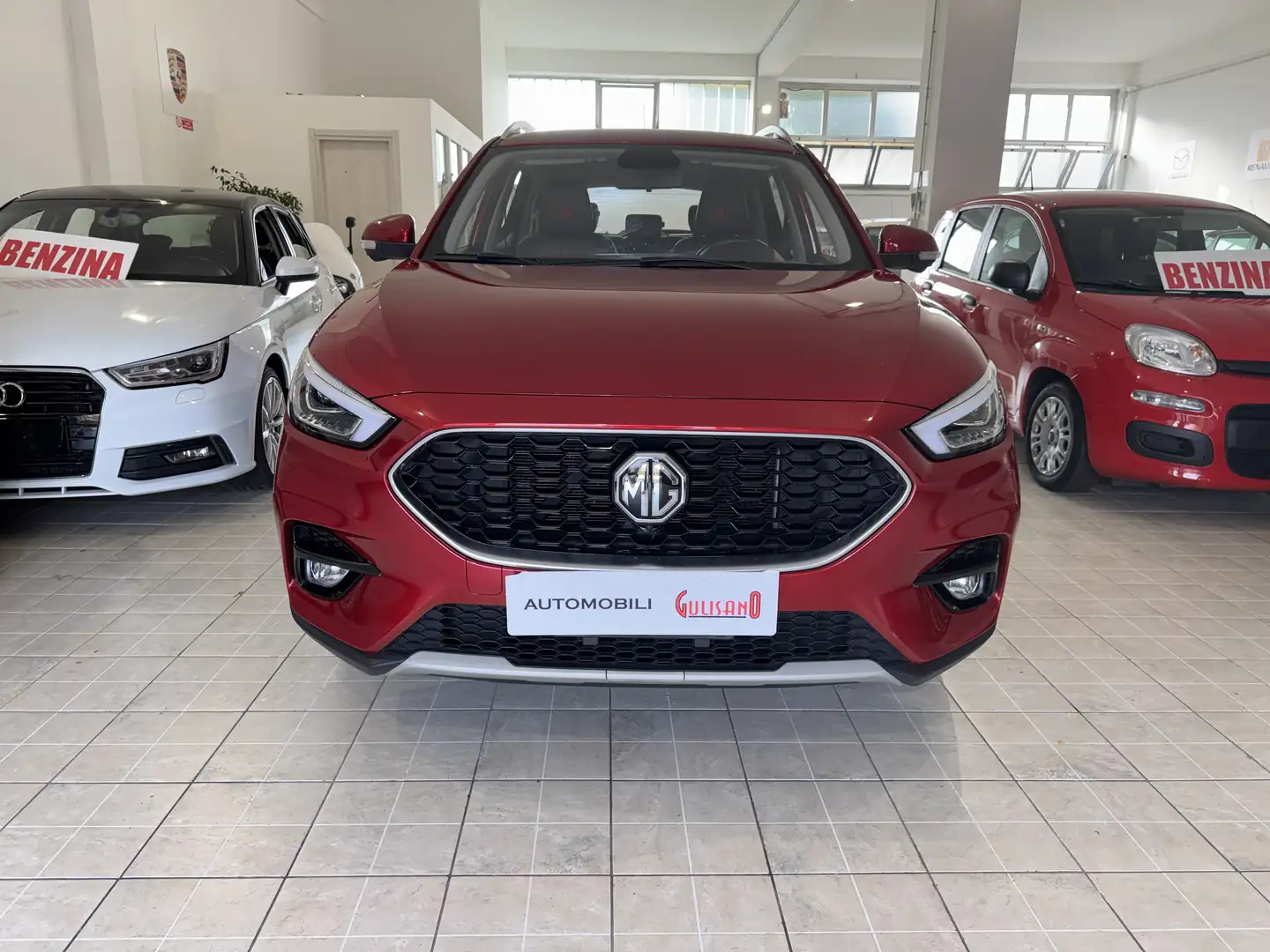 MG ZS 1.5 Luxury Rouge - 1