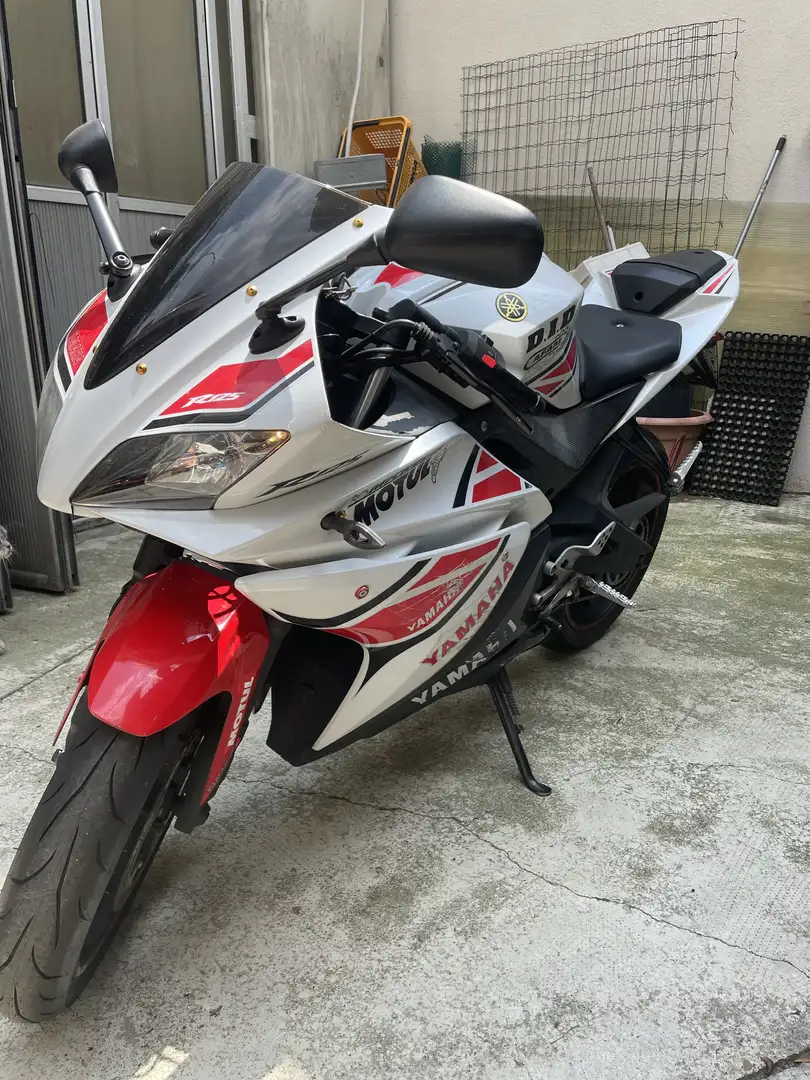 Yamaha YZF-R125 livrea limited edition - 1