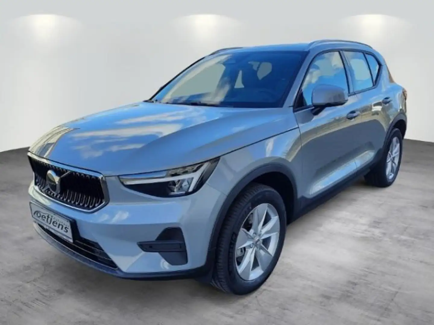 Volvo XC40 B3 Core Winterpack. Autom. Grau - 2