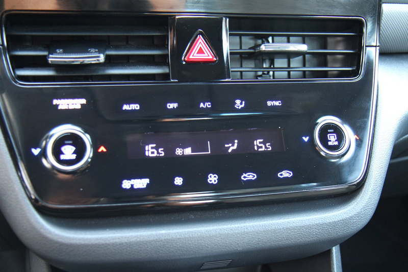 Hyundai IONIQ 1.6 GDi i-Motion - Plus CarPlay Camera ACC !! — photo 43