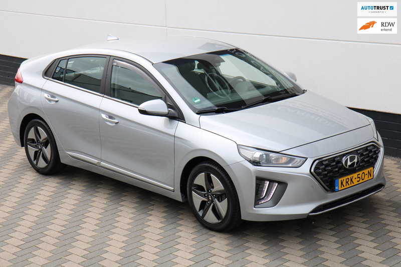 Hyundai IONIQ 1.6 GDi i-Motion - Plus CarPlay Camera ACC !!