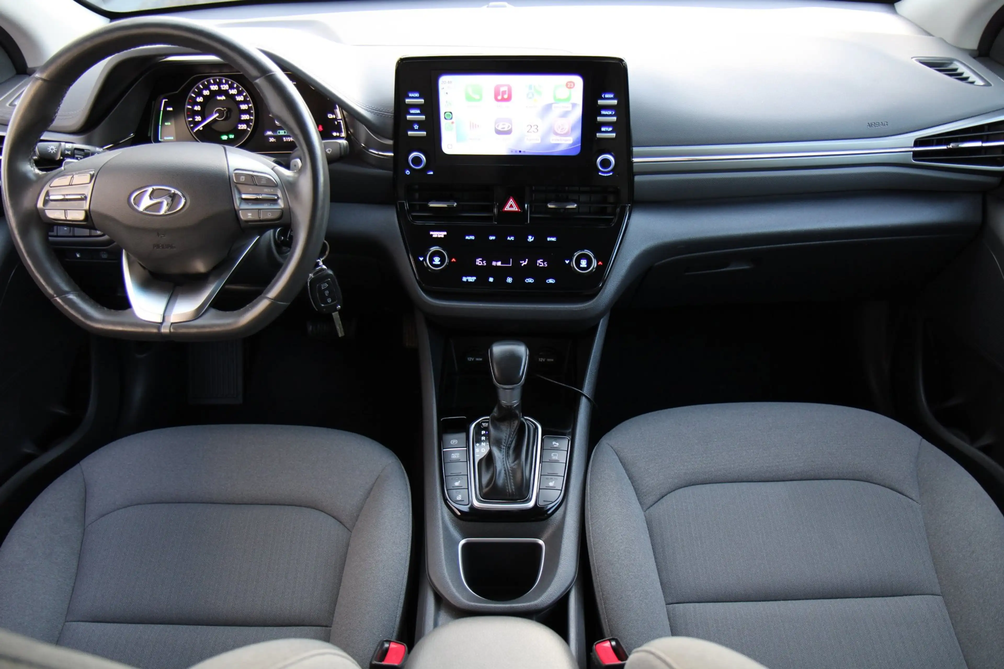 Hyundai IONIQ 1.6 GDi i-Motion - Plus CarPlay Camera ACC !! — photo 12