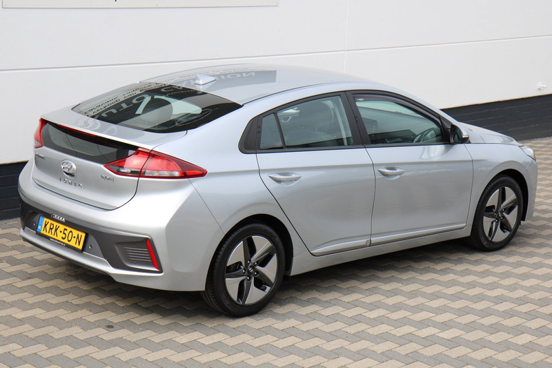 Hyundai IONIQ 1.6 GDi i-Motion - Plus CarPlay Camera ACC !! — photo 5