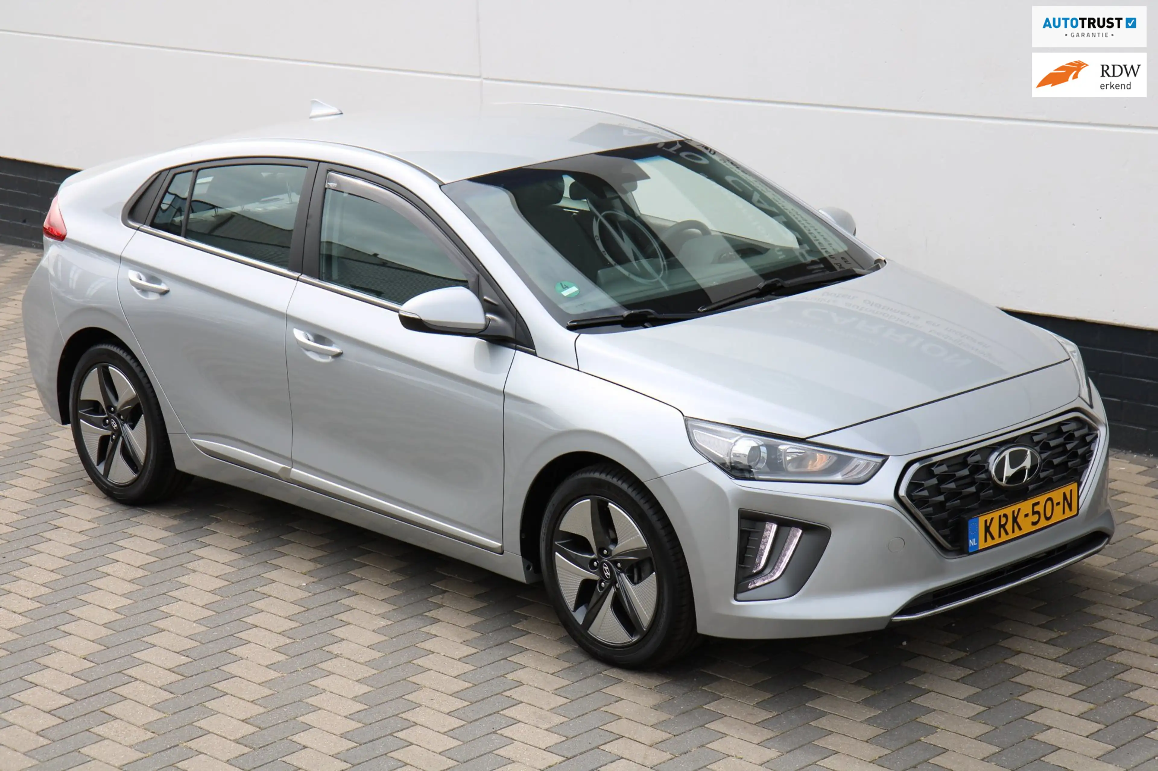 Hyundai IONIQ 1.6 GDi i-Motion - Plus CarPlay Camera ACC !!