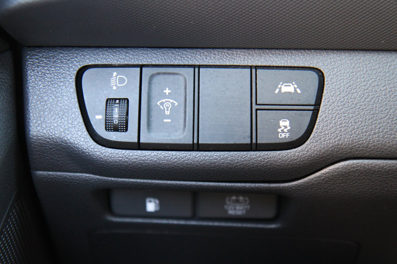 Hyundai IONIQ 1.6 GDi i-Motion - Plus CarPlay Camera ACC !! — photo 47