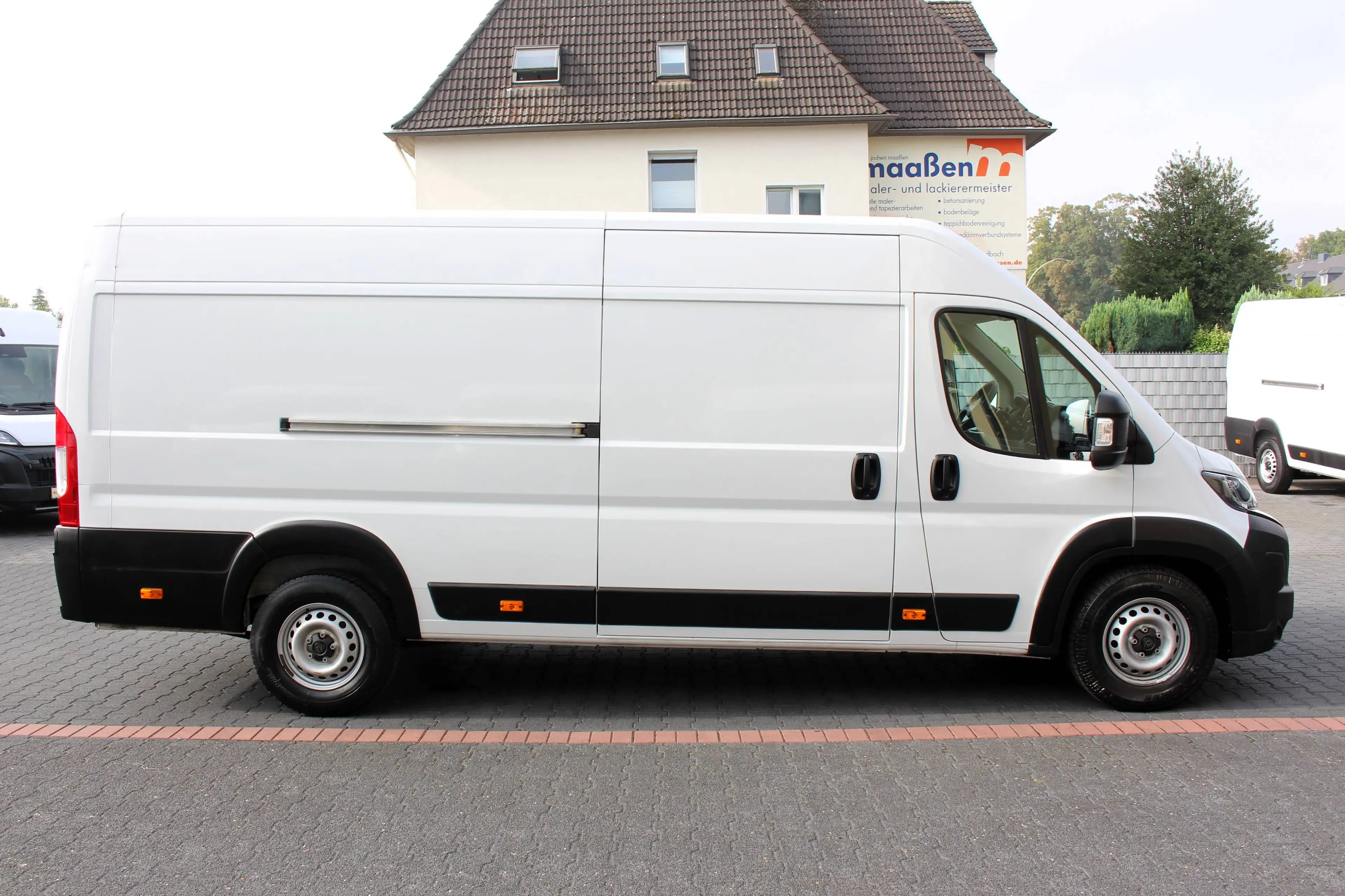 Peugeot Boxer 35 L4H2 180 Automatik*Klima*Navi*Temp*Holz — photo 2