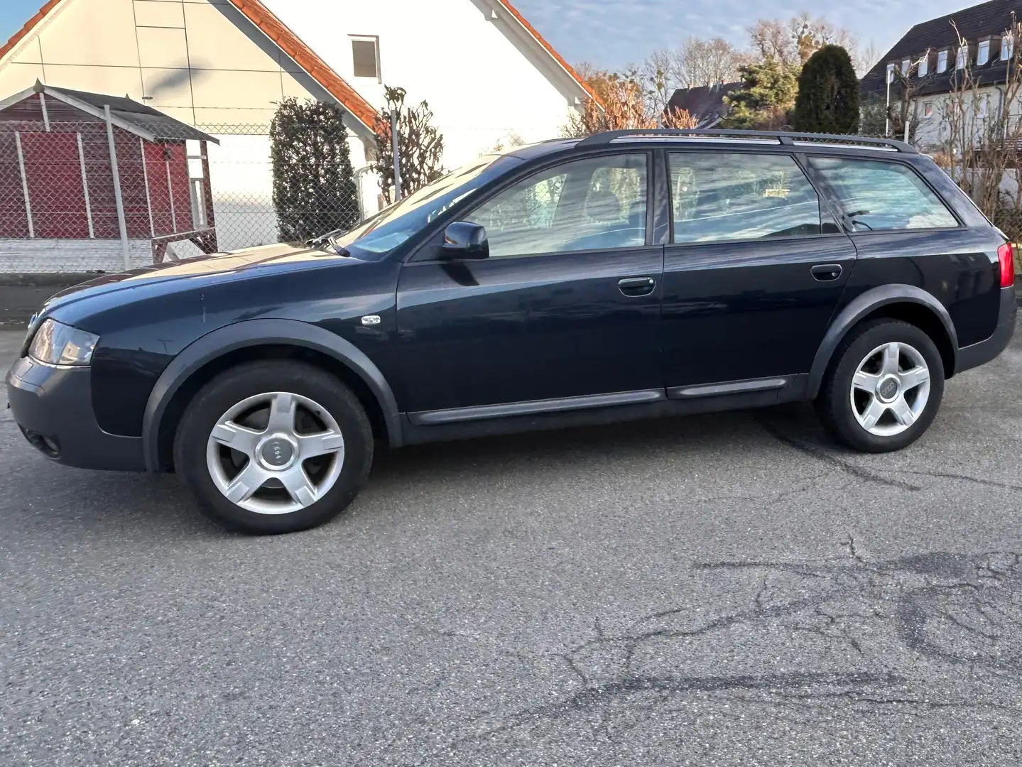 Audi A6 allroad 2.5 TDI (132kW) Kék - 2
