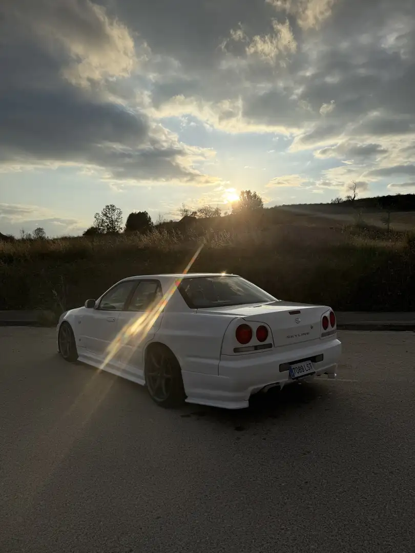 Nissan Skyline - 2