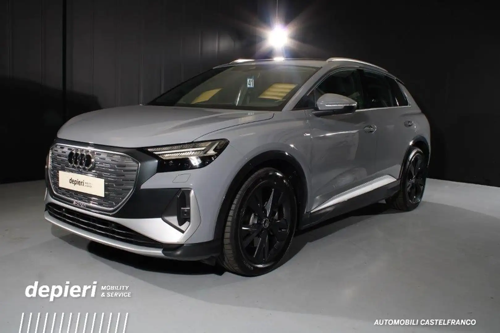 Audi Q4 e-tron 45 S Line edition -BEV batteria 82kWh Grigio - 1
