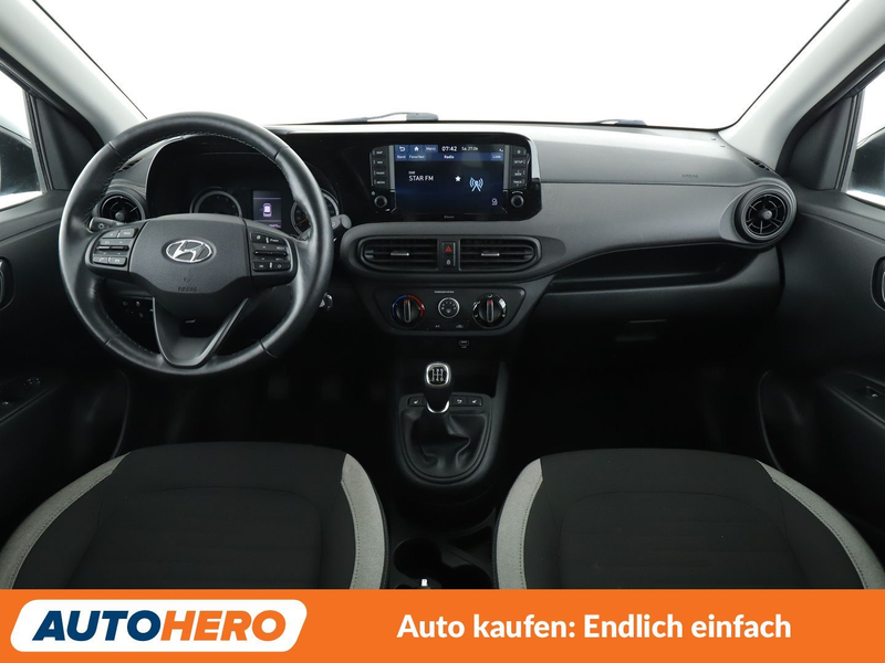 Hyundai i10 1.0 Trend*NAVI*SPUR*CAM*PDC*SHZ*KLIMA*TEMPO* — photo 11