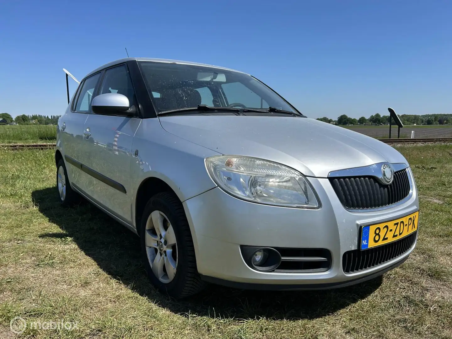 Skoda Fabia 1.4-16V Ambiente AIRCO KOOPJE Grau - 2