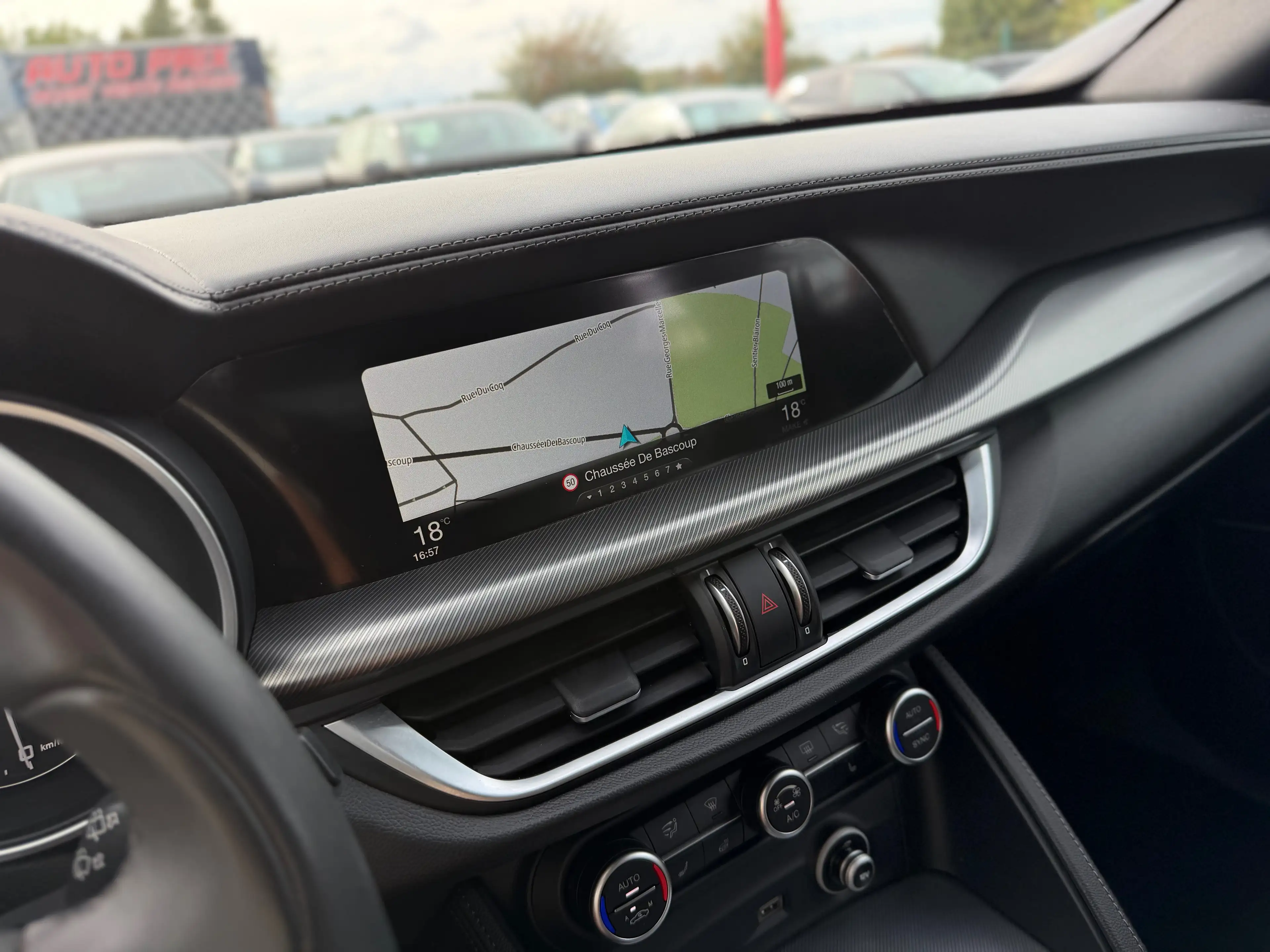 Alfa Romeo Stelvio 2.2 JTD Super 2WD Navi Xénon Cuir Keyless CarPlay Marchand/Export — photo 15