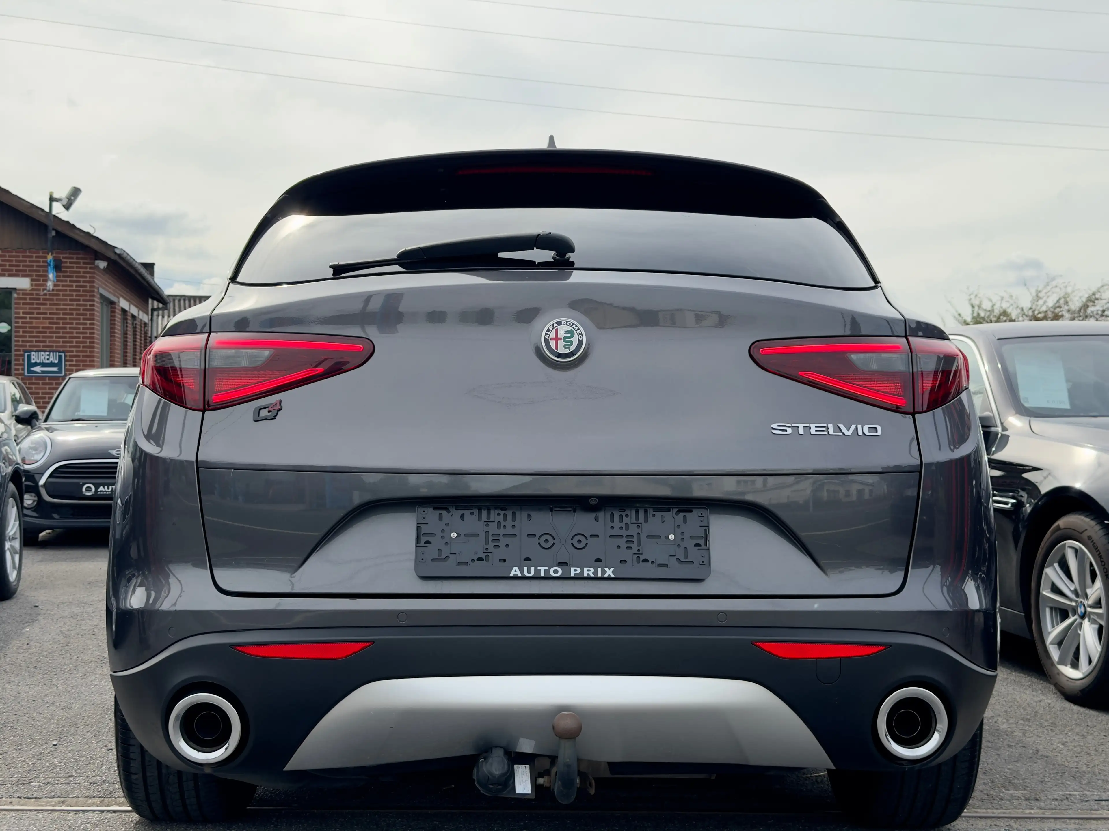 Alfa Romeo Stelvio 2.2 JTD Super 2WD Navi Xénon Cuir Keyless CarPlay Marchand/Export — photo 6