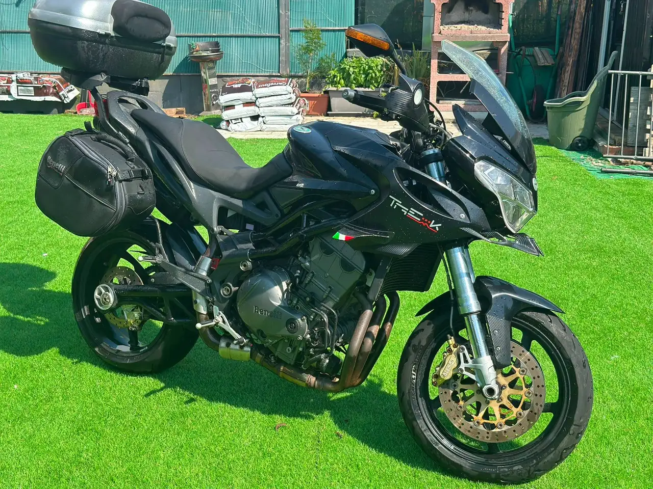 Benelli Trek 899