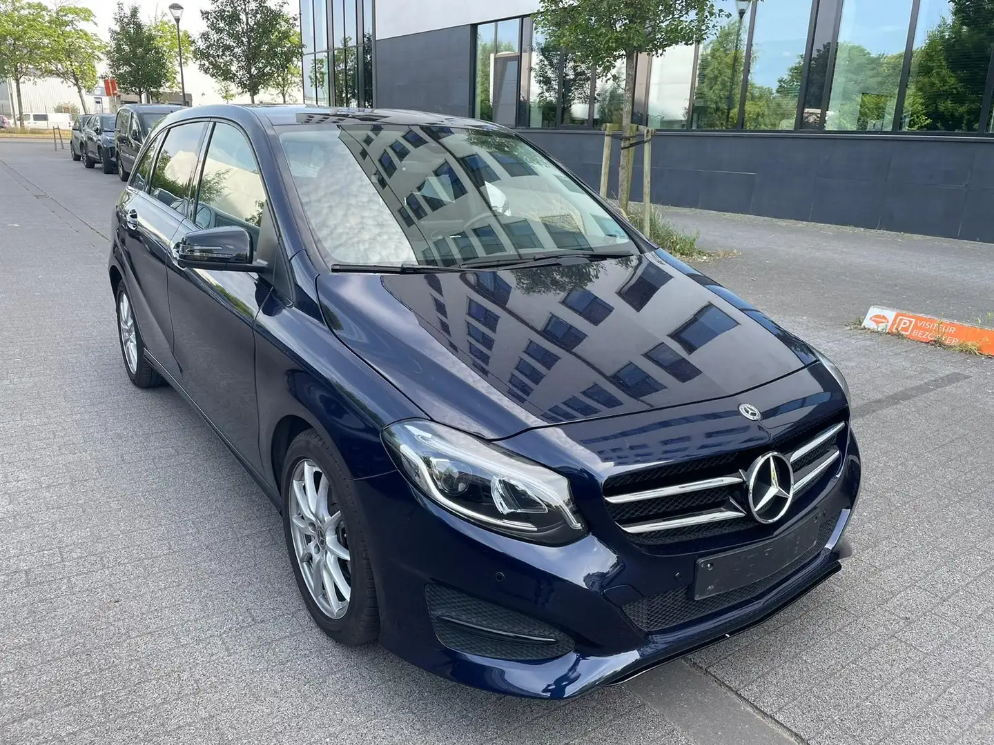 Mercedes-Benz B 180 Business Solution Auto. Blauw - 2