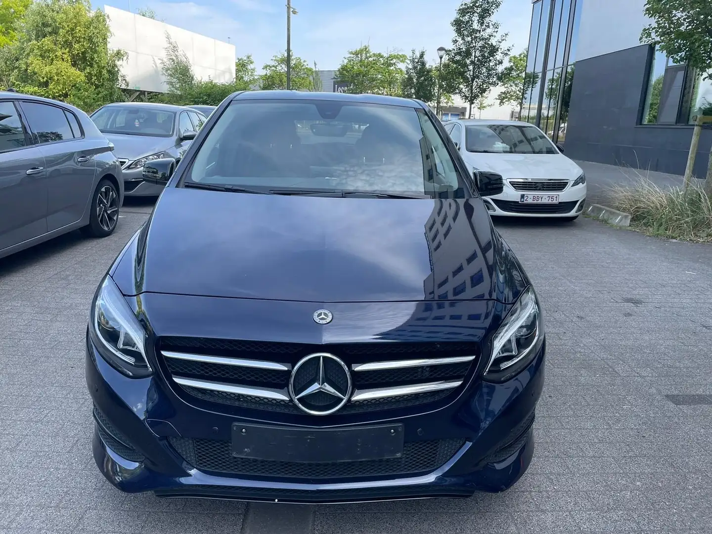 Mercedes-Benz B 180 Business Solution Auto. Blauw - 1