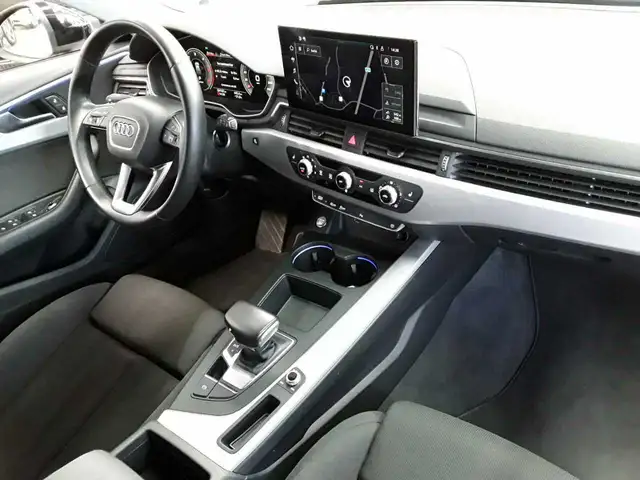 Audi A4 view 13