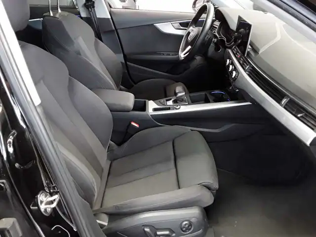 Audi A4 view 12